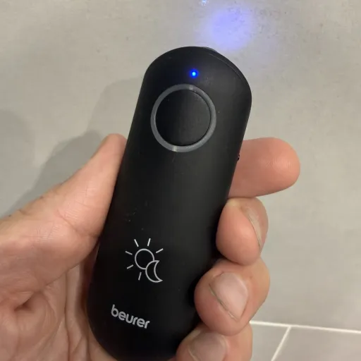 Beurer BiteX Day&Night (BR 90) : le test complet du stylo chauffant qui calme les piqûres de moustique tigre en six secondes, sans chimie et même dans le noir