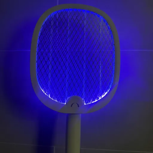 YISSVIC 4000V : le test complet de la raquette anti-moustiques pliable qui veille sur la chambre des enfants pendant que vous dormez