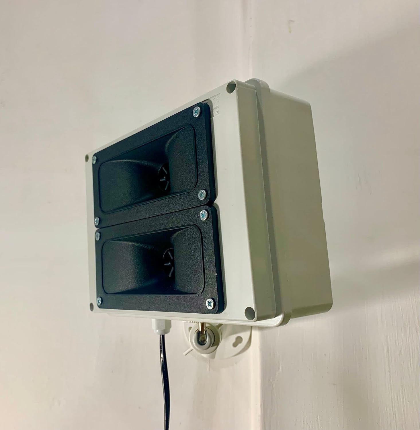 Répulsif ultrasonique professionnel d'extérieur 220 volts à utilisation continue - lutte antiparasitaire version améliorée oiseaux Uccelli - Volatili 120 m²